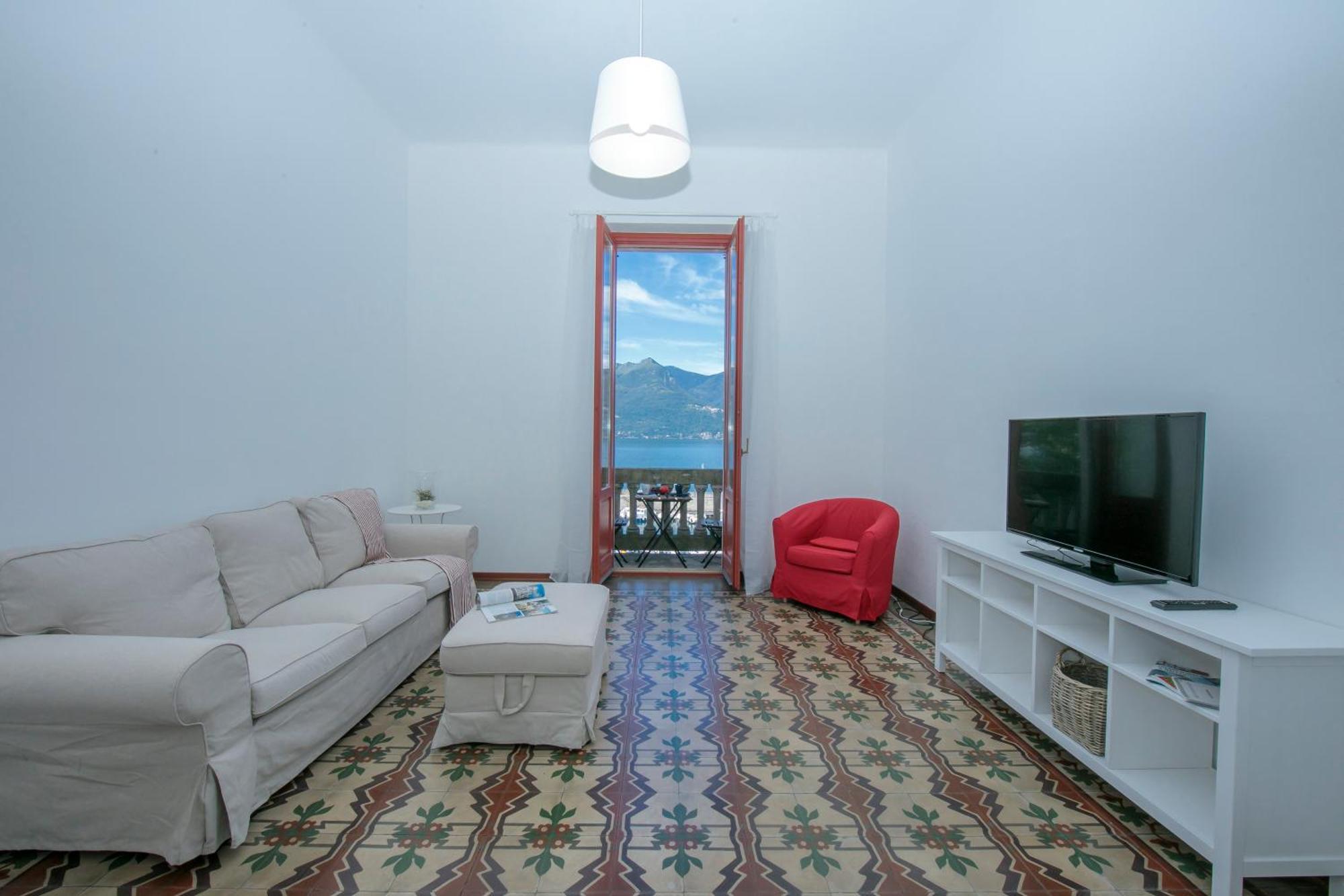 Residenza Oleandro Lake View Luino Center - Happy Rentals 外观 照片